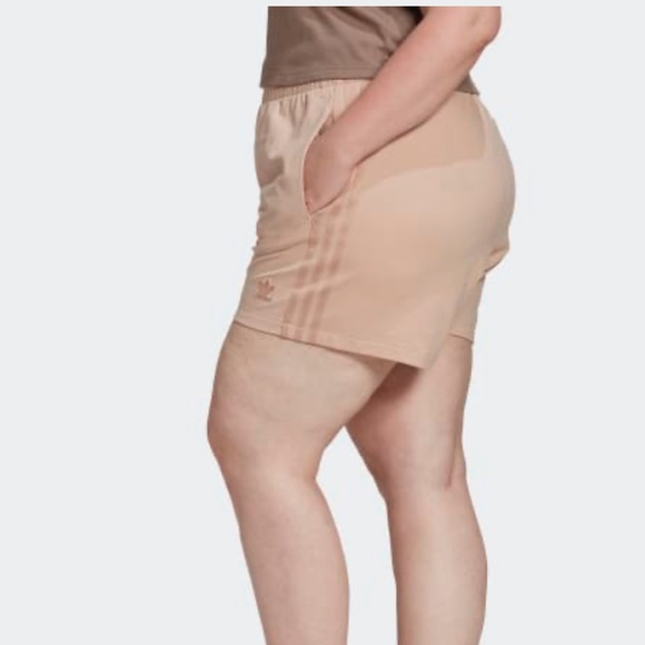 Shorts - Picture 4 of 5